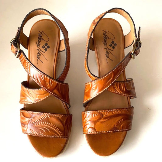Patricia Nash RAFA Whiskey Brown Sandals • 8.5 NWB