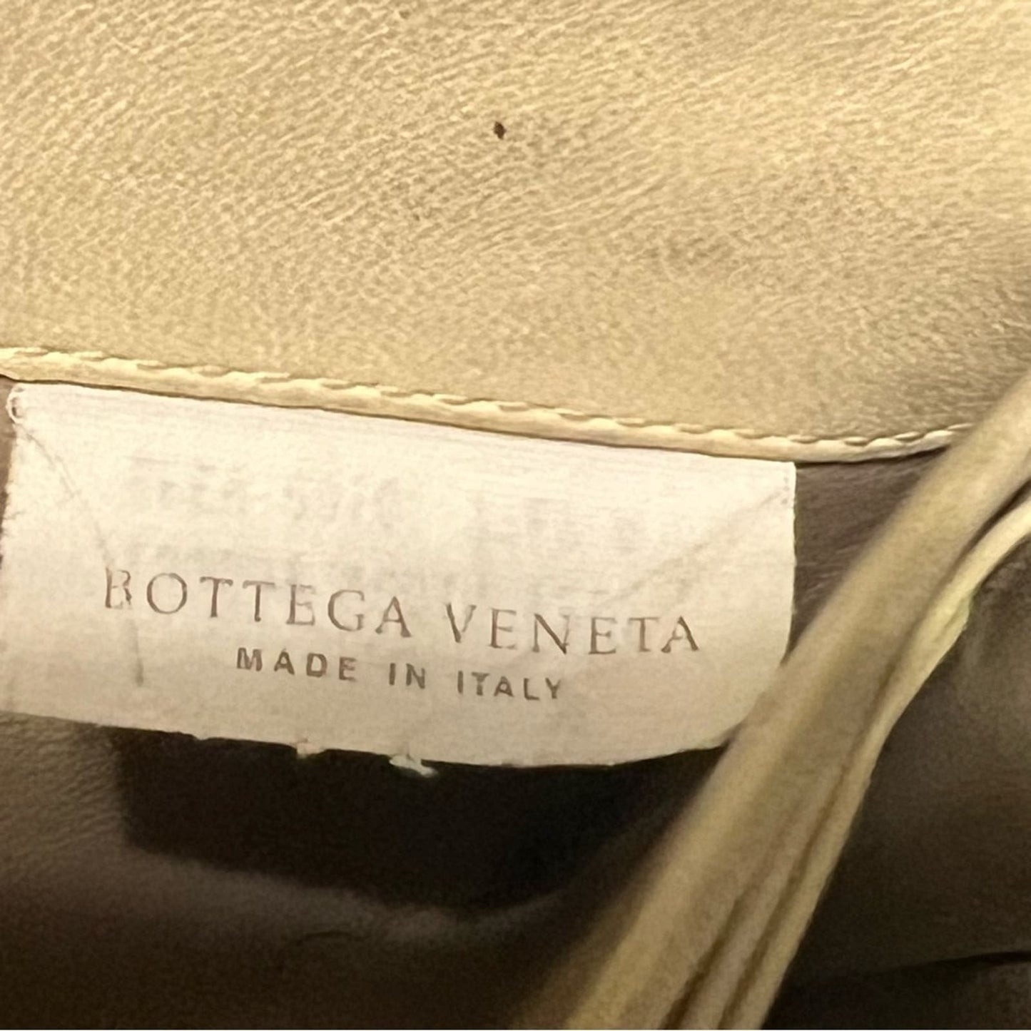 BOTTEGA VENETTA Cream Intrecciato  Lambskin Woven Leather BiFold Wallet
