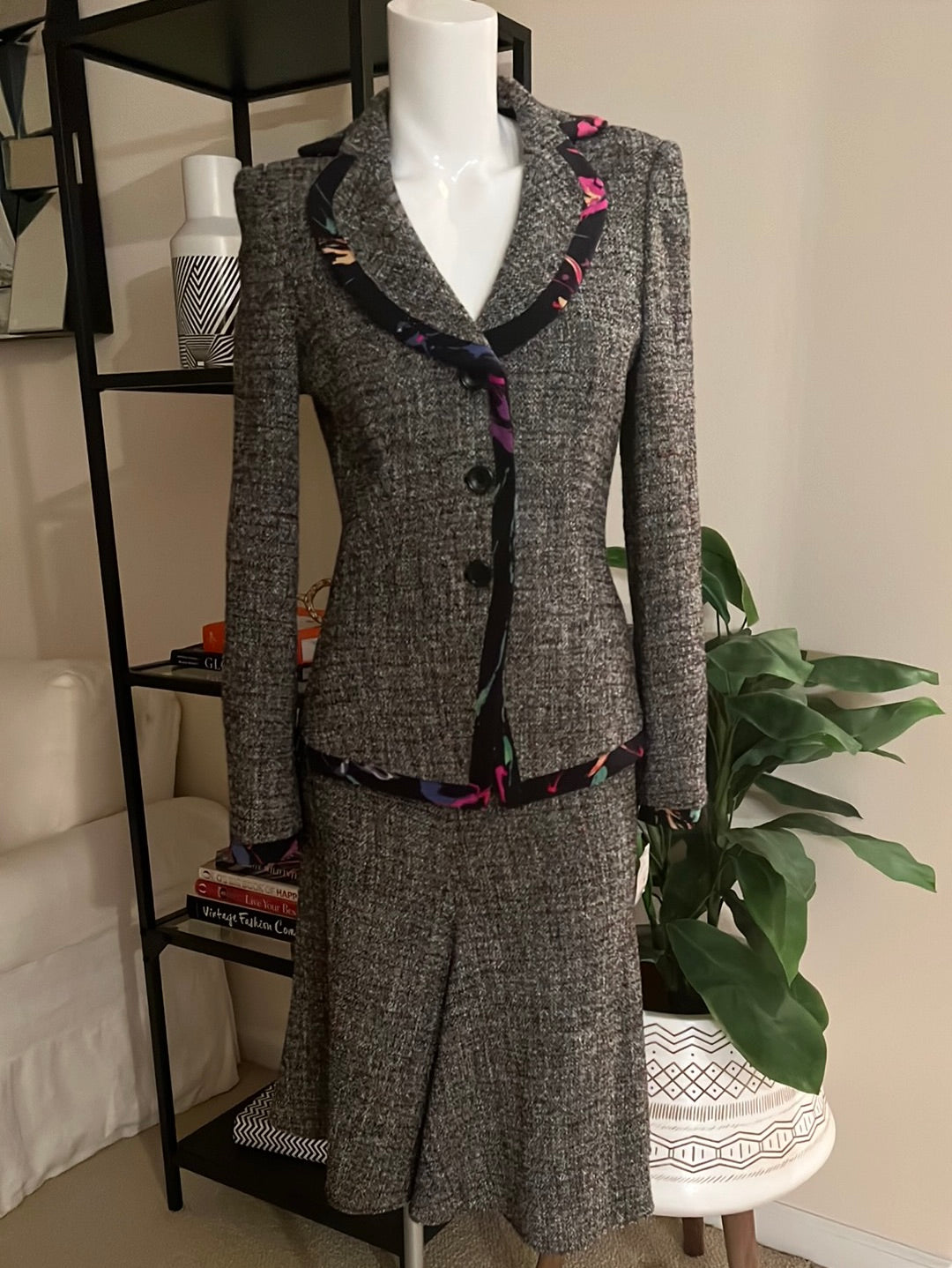 Armani Collezioni Skirt Suit Set Tweed Blazer Size 4