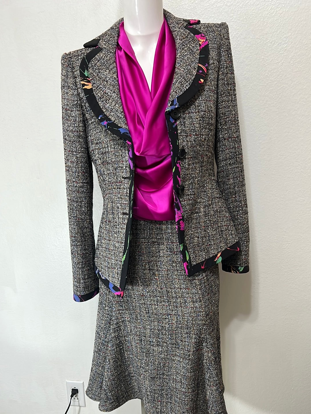 Armani Collezioni Skirt Suit Set Tweed Blazer Size 4
