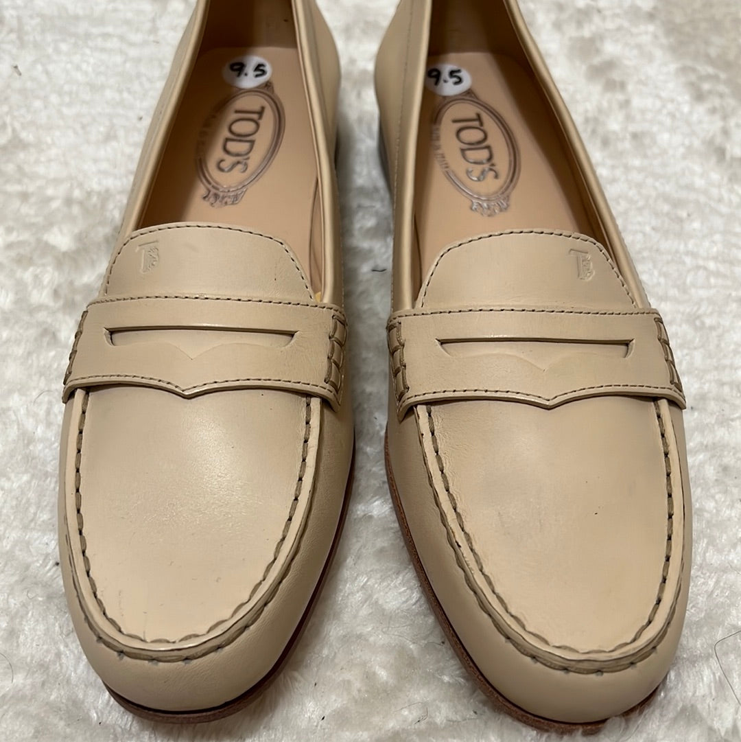 Tod’s Cream Leather Drivers Loafers NEW 40 1/5 • 9.5